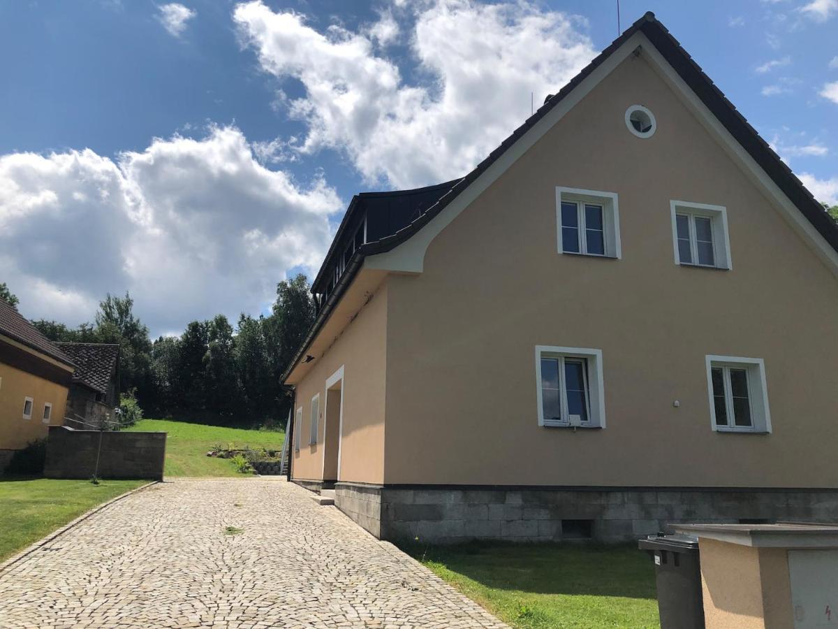 Apartamento Fox Hostka  Exterior foto